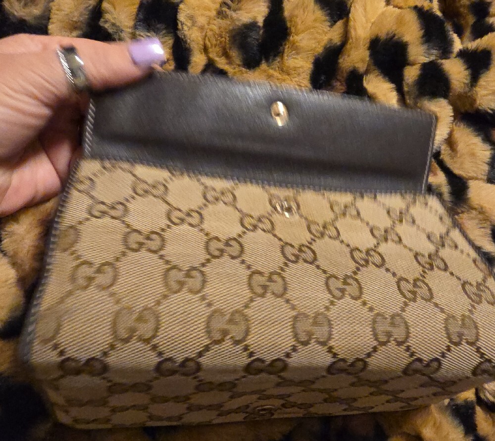 Gucci Beige/Brown GG Canvas Wallet with Gold Heart Closure - Picture 5 of 12